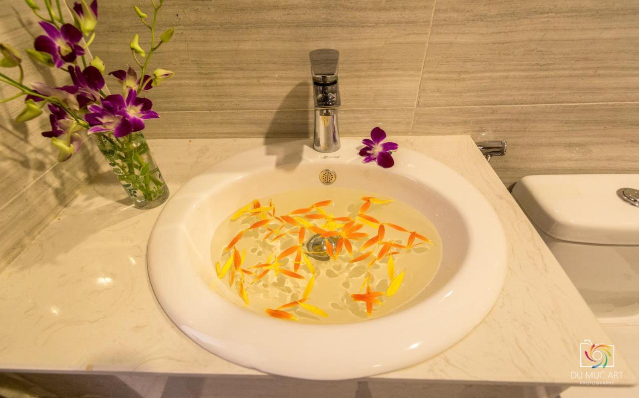 Azure Hotel Da Nang - Beach Eksteriør billede